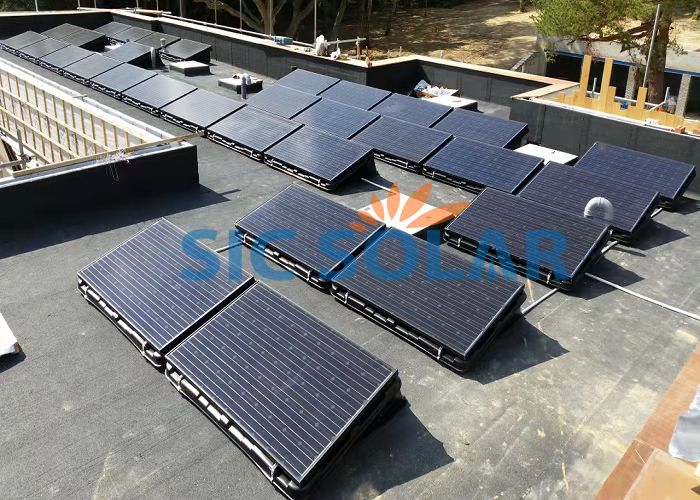 Ballastmontageproject voor plat dak op zonne-energie