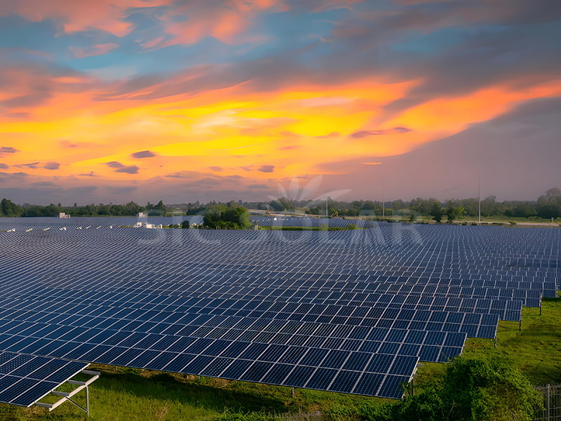 100MW op de grond gemonteerde zonnepaneelsystemen in de VS
    