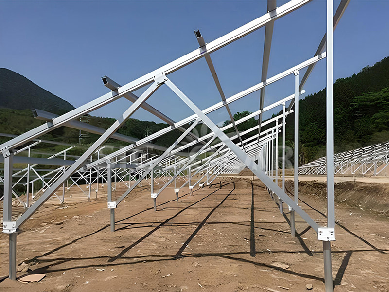 200KW volledig aluminium grondbeugelsysteem op zonne-energie in Hongarije