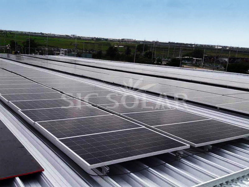 300KW Solar Tin Roof Clamp Component Bracket in Polen