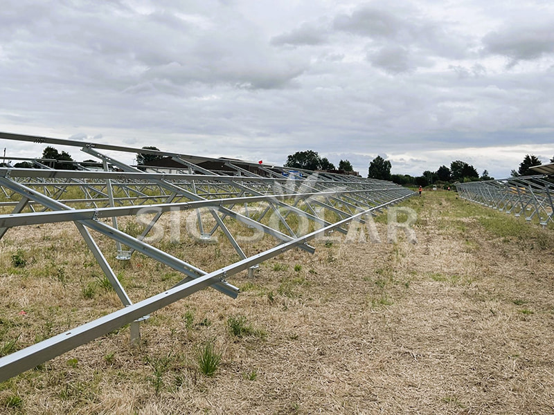 300 kW zonne-energie grondmontagesysteem VK