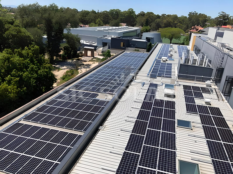 1MW platte dakbeugel op zonne-energie op het ijzeren dak van het fabrieksgebouw